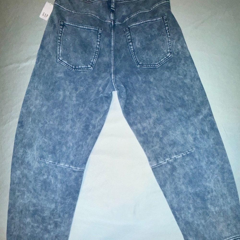 NWT GAP Sold out online Viral Barrel Sweatpant Jeans. Size SMALL PETITE. - Picture 4 of 13
